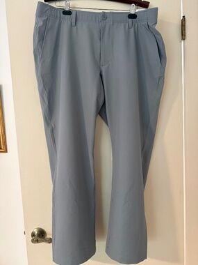 NWT Under Armour Gray Tech Pants Size 42/30
